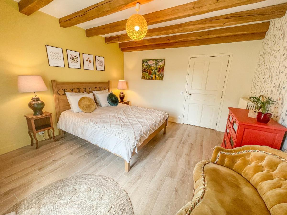 Le Gite De Gaia Hotel Villemer  Ngoại thất bức ảnh