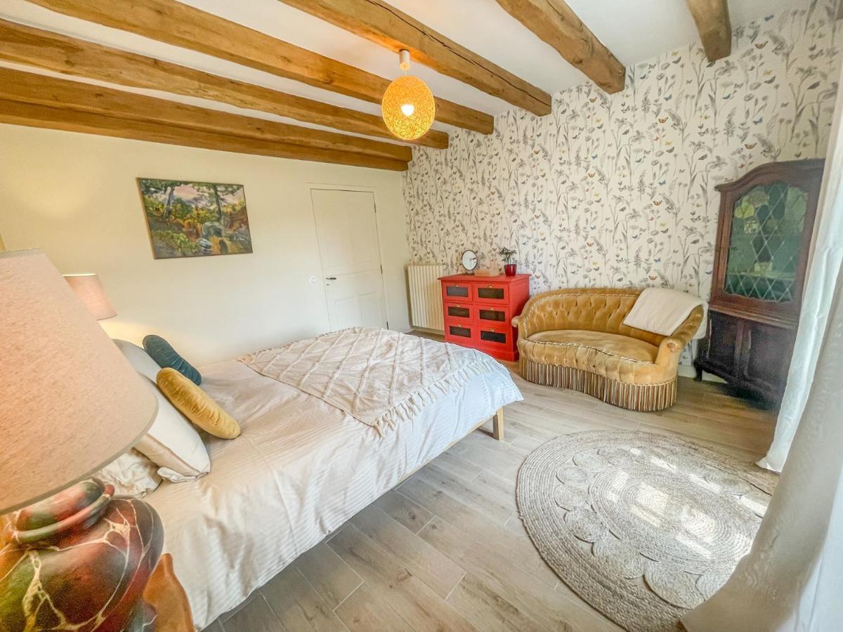 Le Gite De Gaia Hotel Villemer  Ngoại thất bức ảnh