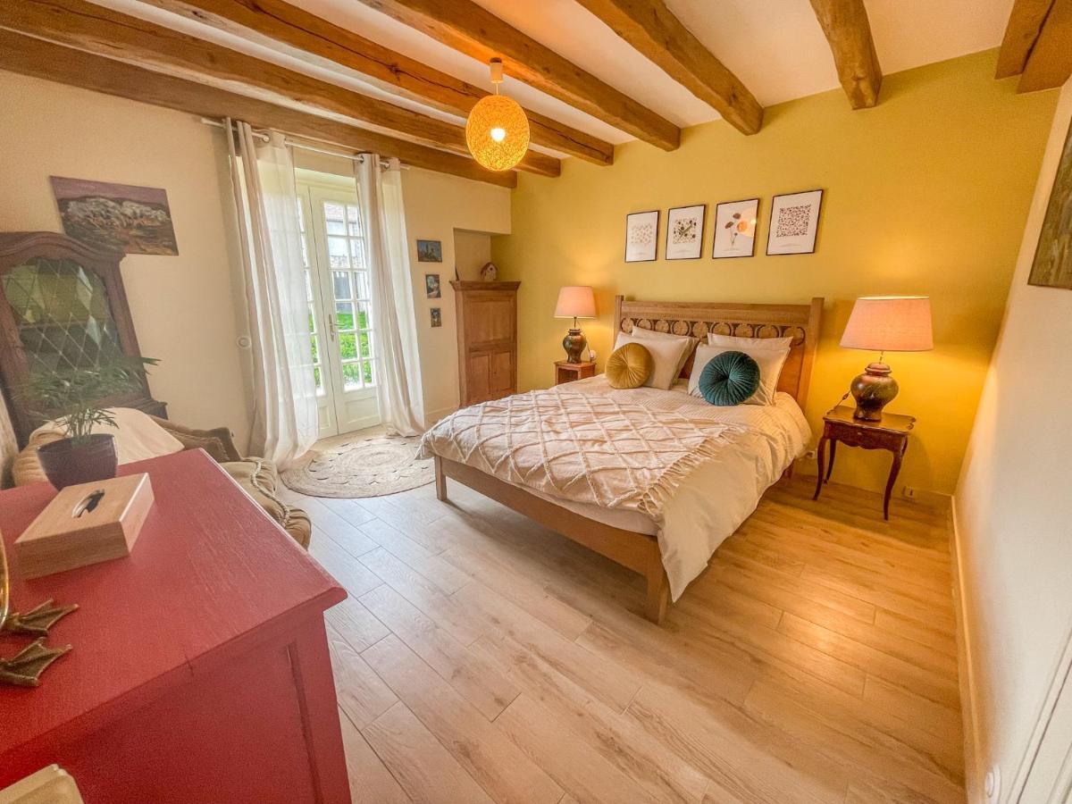 Le Gite De Gaia Hotel Villemer  Ngoại thất bức ảnh